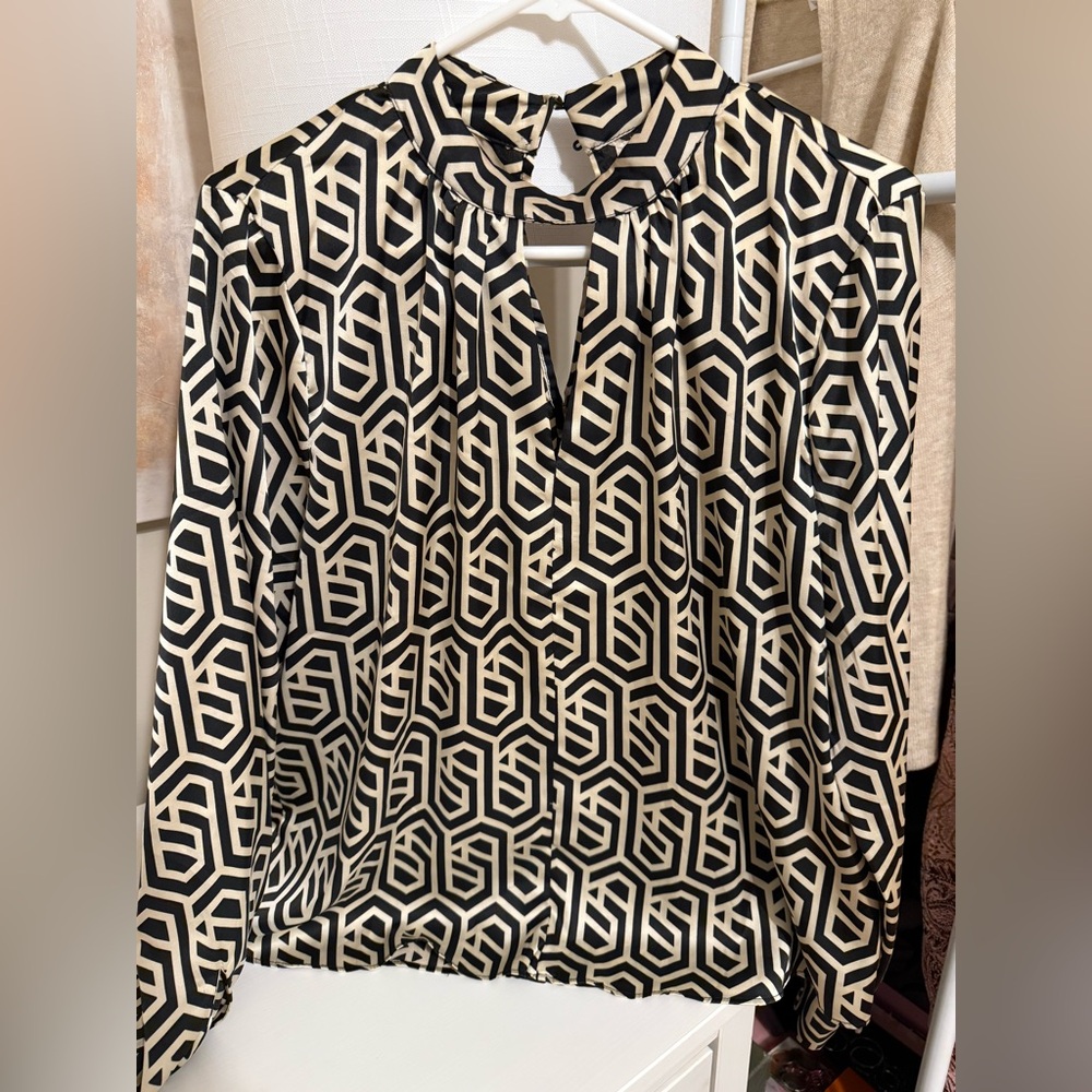 MELLODAY Black and Cream Geometric Long-Sleeve Top